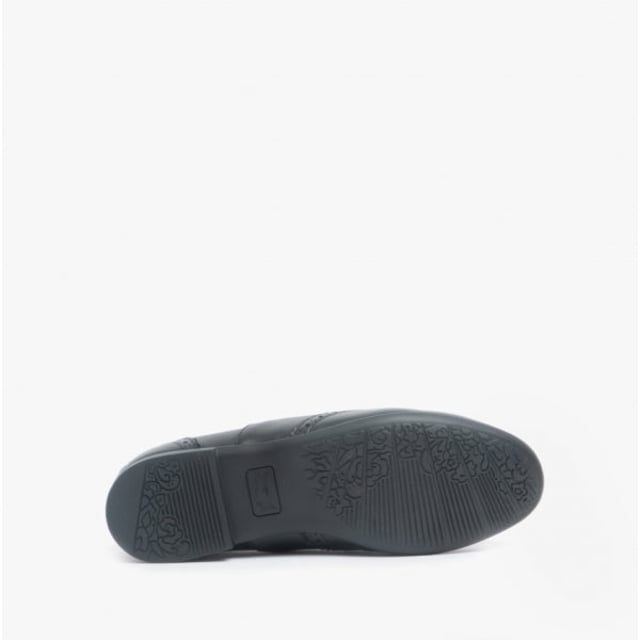 Start-Rite MATILDA Girls Leather Brogue School Shoes Black

 Upper Material: Leather

Lining Material: Textile

Sole Material: Synthetic

Closure/Fastening: Lace-Up

Features: Comfort

Toe Shape: Round

Shoe Width: Regular

Item Weight: 0.5 KG

Heel Height: Flat (Under 2.5cm)

Shoe Shaft Height: Low Top

Shoe Style: School

Gift Boxed: No
Product Code: 7332_7
