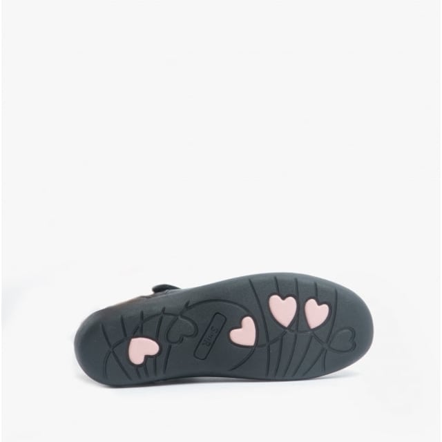 Start-Rite SPIRIT Girls Leather Mary Jane School Shoes Black

 Upper Material: Leather

Lining Material: Leather

Sole Material: Synthetic

Closure/Fastening: Touch Fasten

Features: Breathable,Adjustable Strap

Toe Shape: Round

Shoe Width: Regular

Item Weight: 0.4 KG

Heel Height: Flat (Under 2.5cm)

Shoe Style: Mary Jane

Gift Boxed: No
Product Code: 2802_7