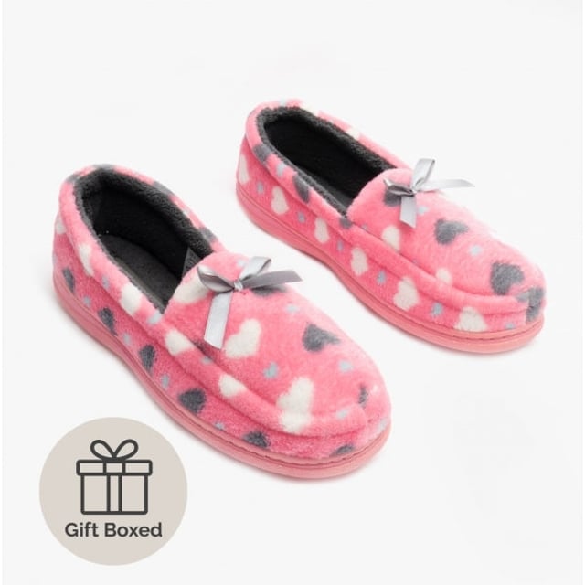 Jo &amp; Joe Jo &amp; Joe LOCKHART Womens Full Slippers Pink

 Upper Material: Fabric

Lining Material: Fabric

Sole Material: Synthetic

Closure/Fastening: Touch Fasten

Features: Comfort,Breathable

Toe Shape: Round

Shoe Width: Regular

Item Weight: 0.26 KG

Heel Height: Flat (Under 2.5cm)

Shoe Shaft Height: Low Top

Slipper Style: Full Slipper

Gift Boxed: No
Product Code: LOCKHART/PNK