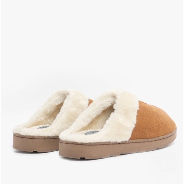Jo &amp; Joe Jo &amp; Joe SNUGGLE Womens Mule Slippers Cognac

 Upper Material: Synthetic

Lining Material: Faux Fur

Sole Material: Synthetic

Closure/Fastening: Slip-On

Features: Warm Lining

Toe Shape: Round

Shoe Width: Regular

Item Weight: 0.32 KG

Heel Height: Flat (Under 2.5cm)

Slipper Style: Mule

Gift Boxed: No
Product Code: 779/COG