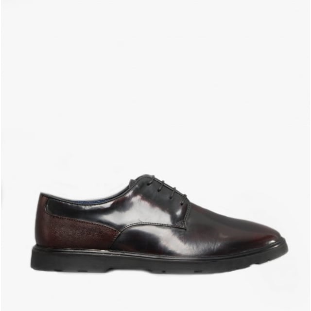 Silver Street London RUSKIN Mens Leather Derby Shoes Oxblood

 Upper Material: Leather

Lining Material: Synthetic

Sole Material: Rubber

Closure/Fastening: Lace-Up

Features: Comfort,Breathable

Toe Shape: Round

Shoe Width: Regular

Item Weight: 1.25 KG

Heel Height: Flat (Under 2.5cm)

Shoe Style: Derby

Gift Boxed: No
Product Code: M634BY
