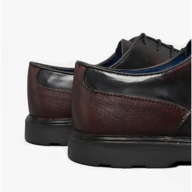 Silver Street London RUSKIN Mens Leather Derby Shoes Oxblood

 Upper Material: Leather

Lining Material: Synthetic

Sole Material: Rubber

Closure/Fastening: Lace-Up

Features: Comfort,Breathable

Toe Shape: Round

Shoe Width: Regular

Item Weight: 1.25 KG

Heel Height: Flat (Under 2.5cm)

Shoe Style: Derby

Gift Boxed: No
Product Code: M634BY
