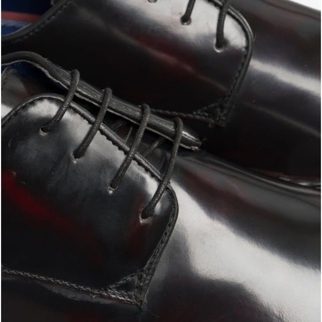 Silver Street London RUSKIN Mens Leather Derby Shoes Oxblood

 Upper Material: Leather

Lining Material: Synthetic

Sole Material: Rubber

Closure/Fastening: Lace-Up

Features: Comfort,Breathable

Toe Shape: Round

Shoe Width: Regular

Item Weight: 1.25 KG

Heel Height: Flat (Under 2.5cm)

Shoe Style: Derby

Gift Boxed: No
Product Code: M634BY
