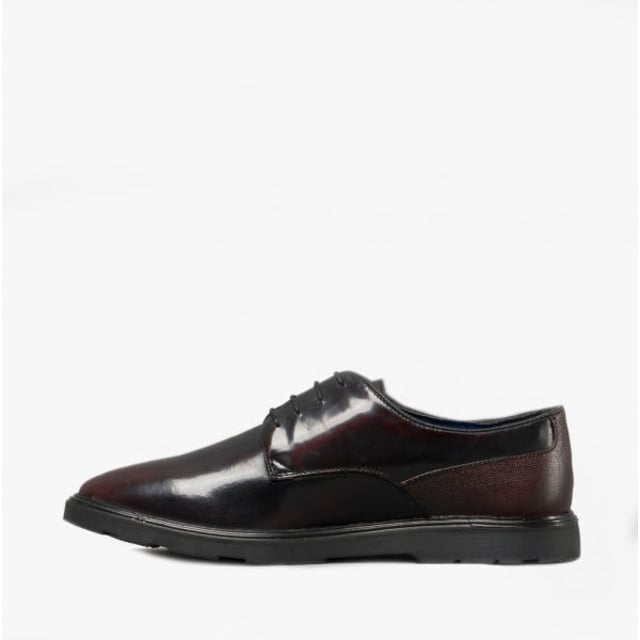 Silver Street London RUSKIN Mens Leather Derby Shoes Oxblood

 Upper Material: Leather

Lining Material: Synthetic

Sole Material: Rubber

Closure/Fastening: Lace-Up

Features: Comfort,Breathable

Toe Shape: Round

Shoe Width: Regular

Item Weight: 1.25 KG

Heel Height: Flat (Under 2.5cm)

Shoe Style: Derby

Gift Boxed: No
Product Code: M634BY