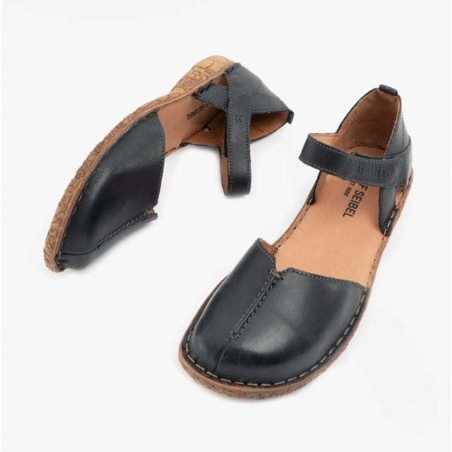Josef Seibel ROSALIE 42 Ladies Leather Sandals Black

 Upper Material: Leather

Lining Material: Leather

Sole Material: Polyurethane

Closure/Fastening: Touch Fasten

Features: Lightweight,Comfort,Breathable,Adjustable Strap

Toe Shape: Round

Shoe Width: Regular

Item Weight: 0.68 KG

Heel Height: Flat (Under 2.5cm)

Sandal Style: Sandals

Gift Boxed: No
Product Code: 79542-727100