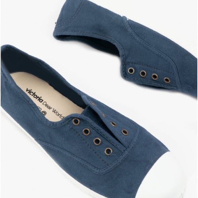 Victoria 1915 INGLESA DREC Womens Canvas Pumps Blue

 Upper Material: Fabric

Lining Material: Fabric

Sole Material: Rubber

Closure/Fastening: Slip-On

Features: Lightweight,Vegan,Comfort,Breathable

Toe Shape: Round

Shoe Width: Regular

Item Weight: 0.46 KG

Heel Height: Flat (Under 2.5cm)

Trainer Style: Plimsolls

Gift Boxed: No
Product Code: 106623/BLU