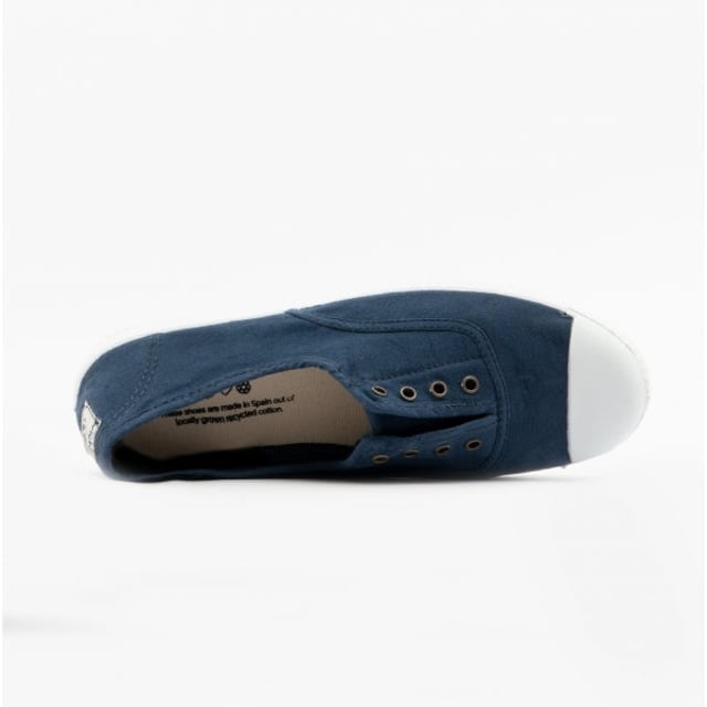 Victoria 1915 INGLESA DREC Womens Canvas Pumps Blue

 Upper Material: Fabric

Lining Material: Fabric

Sole Material: Rubber

Closure/Fastening: Slip-On

Features: Lightweight,Vegan,Comfort,Breathable

Toe Shape: Round

Shoe Width: Regular

Item Weight: 0.46 KG

Heel Height: Flat (Under 2.5cm)

Trainer Style: Plimsolls

Gift Boxed: No
Product Code: 106623/BLU