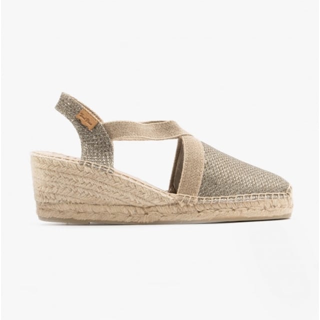 Toni Pons TRITON Ladies Espadrille Sandals Khaki

 Upper Material: Synthetic

Lining Material: Fabric

Sole Material: Rubber

Closure/Fastening: Slip-On

Features: Vegan,Comfort,Breathable

Heel Type: Wedge

Toe Shape: Round

Shoe Width: Regular

Item Weight: 0.6 KG

Heel Height: Medium (5-7.4cm)

Sandal Style: Sandals

Gift Boxed: No
Product Code: TRITON-CAQ