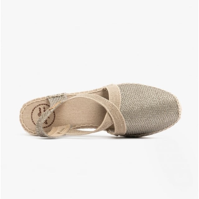 Toni Pons TRITON Ladies Espadrille Sandals Khaki

 Upper Material: Synthetic

Lining Material: Fabric

Sole Material: Rubber

Closure/Fastening: Slip-On

Features: Vegan,Comfort,Breathable

Heel Type: Wedge

Toe Shape: Round

Shoe Width: Regular

Item Weight: 0.6 KG

Heel Height: Medium (5-7.4cm)

Sandal Style: Sandals

Gift Boxed: No
Product Code: TRITON-CAQ