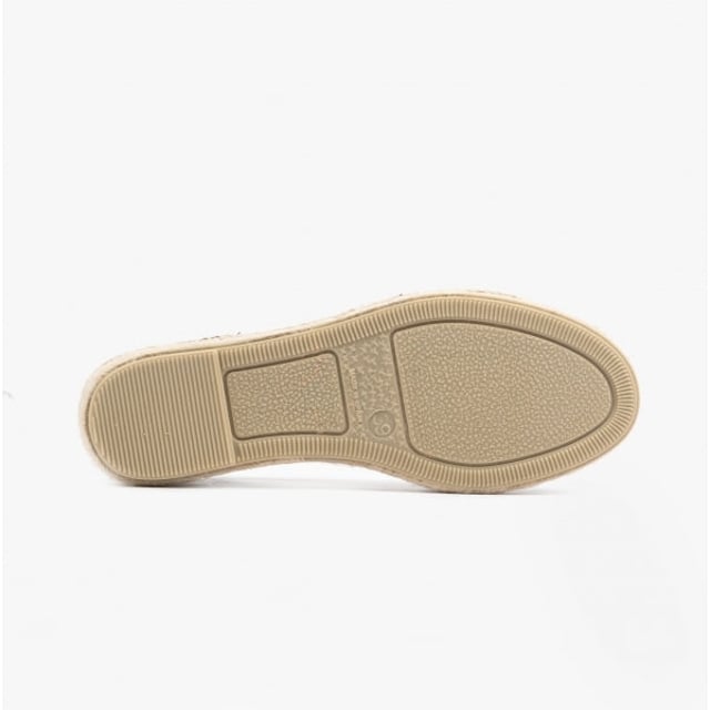 Toni Pons ETNA Ladies Leather Espadrille Sandals Black

 Upper Material: Leather

Lining Material: Fabric

Sole Material: Rubber

Closure/Fastening: Slip-On

Features: Comfort,Breathable

Heel Type: Wedge

Toe Shape: Round

Shoe Width: Regular

Item Weight: 0.66 KG

Heel Height: Flat (Under 2.5cm)

Sandal Style: Sandals

Gift Boxed: No
Product Code: ETNA-NEG