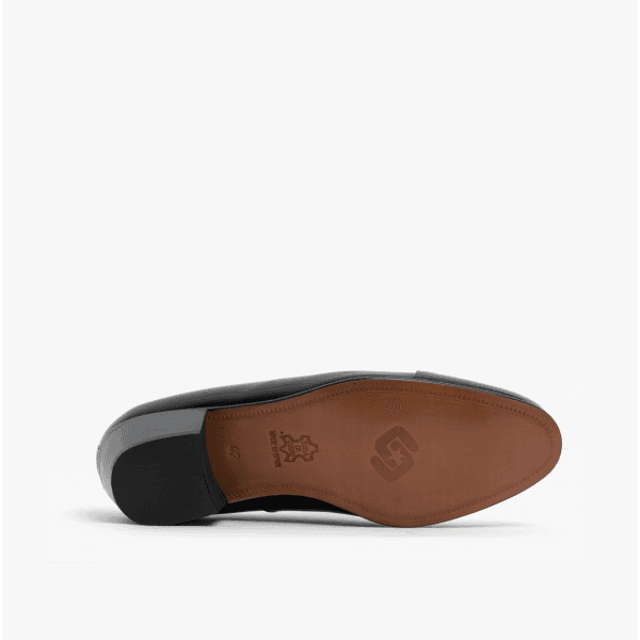 Club Cubano VALENCIA Mens Soft Leather Reptile Cuban Heel Shoes Black

 Upper Material: Leather

Lining Material: Leather

Sole Material: Leather

Closure/Fastening: Slip-On

Features: Comfort,Breathable

Heel Type: Cuban

Toe Shape: Point

Shoe Width: Regular

Item Weight: 0.9 KG

Heel Height: Low (2.5-4.9cm)

Shoe Shaft Height: Low Top

Shoe Style: Cuban

Gift Boxed: No
Product Code: VALENCIA-A
