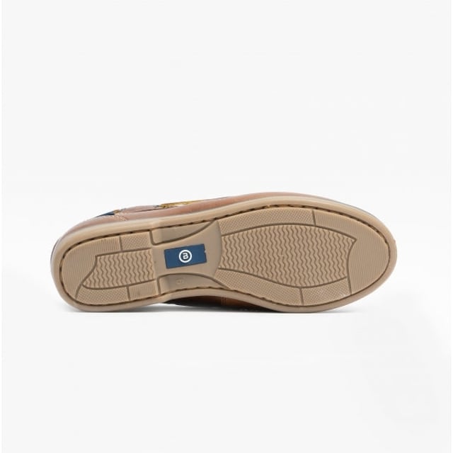 Blakeseys SOPHIE Ladies Leather Deck Shoes Waxy Brown

 Upper Material: Leather

Lining Material: Suede

Sole Material: TPR

Closure/Fastening: Lace-Up

Features: Lightweight,Comfort,Breathable

Toe Shape: Round

Shoe Width: Regular

Item Weight: 0.64 KG

Heel Height: Flat (Under 2.5cm)

Shoe Style: Boat &amp; Deck

Gift Boxed: No
Product Code: SOPHIE-WXB
