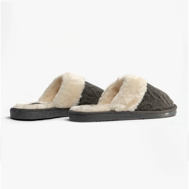 Jo &amp; Joe Jo &amp; Joe MEGAN Womens Mule Slippers Grey

 Upper Material: Textile

Lining Material: Textile

Sole Material: Synthetic

Closure/Fastening: Slip-On

Features: Warm Lining,Comfort

Toe Shape: Round

Shoe Width: Regular

Item Weight: 0.5 KG

Heel Height: Flat (Under 2.5cm)

Slipper Style: Mule

Gift Boxed: No
Product Code: MEGAN/GRE