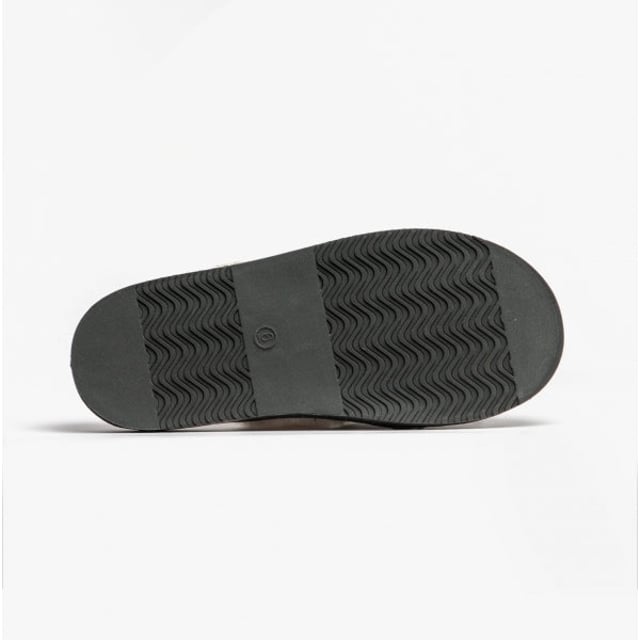 Jo &amp; Joe Jo &amp; Joe MEGAN Womens Mule Slippers Grey

 Upper Material: Textile

Lining Material: Textile

Sole Material: Synthetic

Closure/Fastening: Slip-On

Features: Warm Lining,Comfort

Toe Shape: Round

Shoe Width: Regular

Item Weight: 0.5 KG

Heel Height: Flat (Under 2.5cm)

Slipper Style: Mule

Gift Boxed: No
Product Code: MEGAN/GRE