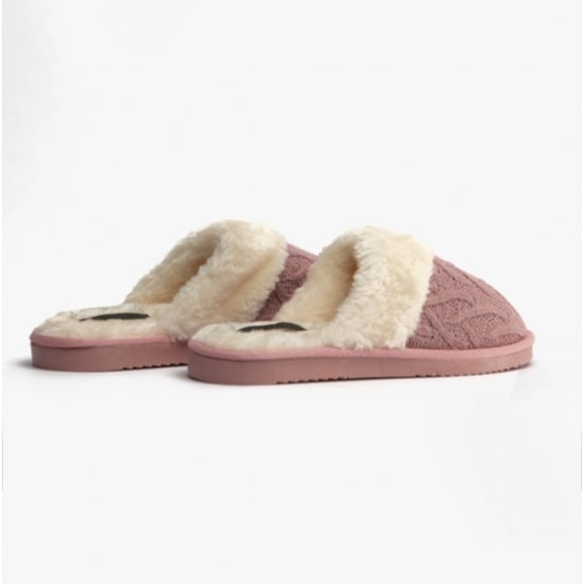 Jo &amp; Joe Jo &amp; Joe MEGAN Womens Mule Slippers Pink

 Upper Material: Textile

Lining Material: Textile

Sole Material: Synthetic

Closure/Fastening: Slip-On

Features: Warm Lining,Comfort

Toe Shape: Round

Shoe Width: Regular

Item Weight: 0.5 KG

Heel Height: Flat (Under 2.5cm)

Slipper Style: Mule

Gift Boxed: No
Product Code: MEGAN/PIN