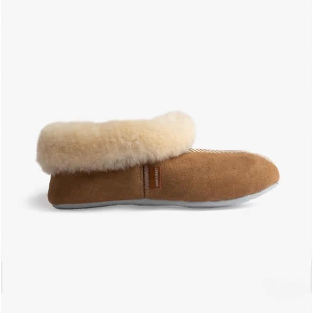 Shepherd Shepherd ANNABELLE Womens Sheepskin Full Slippers Chestnut

 Upper Material: Sheepskin

Lining Material: Sheepskin

Sole Material: Suede

Closure/Fastening: Slip-On

Features: Warm Lining

Toe Shape: Round

Shoe Width: Regular

Item Weight: 0.35 KG

Heel Height: Flat (Under 2.5cm)

Shoe Shaft Height: Low Top

Slipper Style: Full Slipper

Gift Boxed: No
Product Code: 2103056