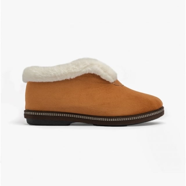 Lotus Lotus GRACE Womens Slippers Chestnut

 Upper Material: Textile

Lining Material: Textile

Sole Material: Synthetic

Closure/Fastening: Slip-On

Features: Memory Foam,Comfort

Toe Shape: Round

Shoe Width: Regular

Item Weight: 0.5 KG

Heel Height: Flat (Under 2.5cm)

Shoe Shaft Height: Ankle

Slipper Style: Full Slipper

Gift Boxed: No
Product Code: ULH041-CHE