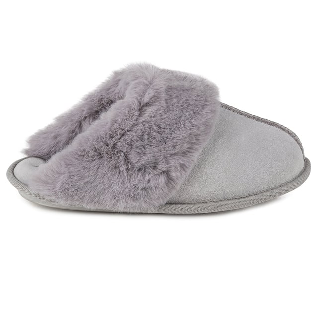 Totes Isotoner Totes Isotoner REAL SUEDE WITH FUR CUFF Womens Mule Slippers Grey

 Upper Material: Suede

Lining Material: Polyester

Sole Material: TPR

Closure/Fastening: Slip-On

Features: Warm Lining,Comfort,Breathable

Toe Shape: Round

Shoe Width: Regular

Item Weight: 0.2 KG

Heel Height: Flat (Under 2.5cm)

Slipper Style: Mule

Gift Boxed: No
Product Code: 95635GRY