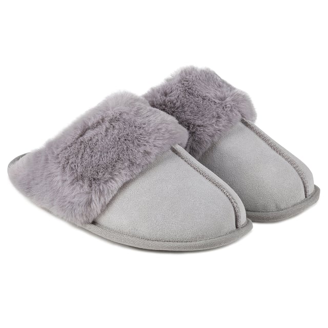 Totes Isotoner Totes Isotoner REAL SUEDE WITH FUR CUFF Womens Mule Slippers Grey

 Upper Material: Suede

Lining Material: Polyester

Sole Material: TPR

Closure/Fastening: Slip-On

Features: Warm Lining,Comfort,Breathable

Toe Shape: Round

Shoe Width: Regular

Item Weight: 0.2 KG

Heel Height: Flat (Under 2.5cm)

Slipper Style: Mule

Gift Boxed: No
Product Code: 95635GRY