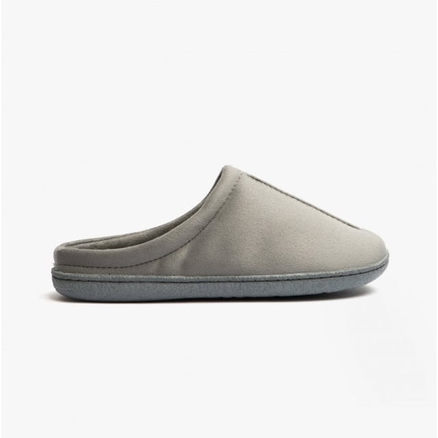 Jo &amp; Joe Jo &amp; Joe CLIFF Mens Mule Slippers Grey

 Upper Material: Textile

Lining Material: Synthetic

Sole Material: Synthetic

Closure/Fastening: Slip-On

Features: Comfort

Toe Shape: Round

Shoe Width: Regular

Item Weight: 0.5 KG

Heel Height: Flat (Under 2.5cm)

Slipper Style: Mule

Gift Boxed: No
Product Code: CLIFF/GRE