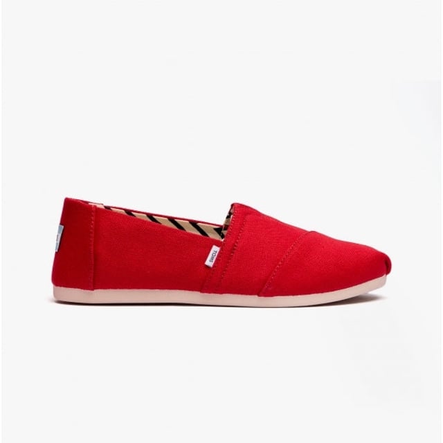 TOMS ALPARGATA Ladies Cotton Espadrille Red

 Upper Material: Cotton

Lining Material: Cotton

Sole Material: Rubber

Closure/Fastening: Slip-On

Features: Lightweight,Comfort,Breathable

Toe Shape: Round

Shoe Width: Regular

Item Weight: 0.6 KG

Heel Height: Flat (Under 2.5cm)

Shoe Shaft Height: Low Top

Sandal Style: Sandals

Gift Boxed: No
Product Code: 10017743