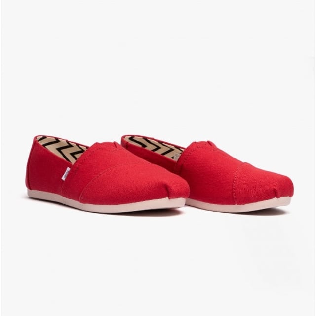TOMS ALPARGATA Ladies Cotton Espadrille Red

 Upper Material: Cotton

Lining Material: Cotton

Sole Material: Rubber

Closure/Fastening: Slip-On

Features: Lightweight,Comfort,Breathable

Toe Shape: Round

Shoe Width: Regular

Item Weight: 0.6 KG

Heel Height: Flat (Under 2.5cm)

Shoe Shaft Height: Low Top

Sandal Style: Sandals

Gift Boxed: No
Product Code: 10017743