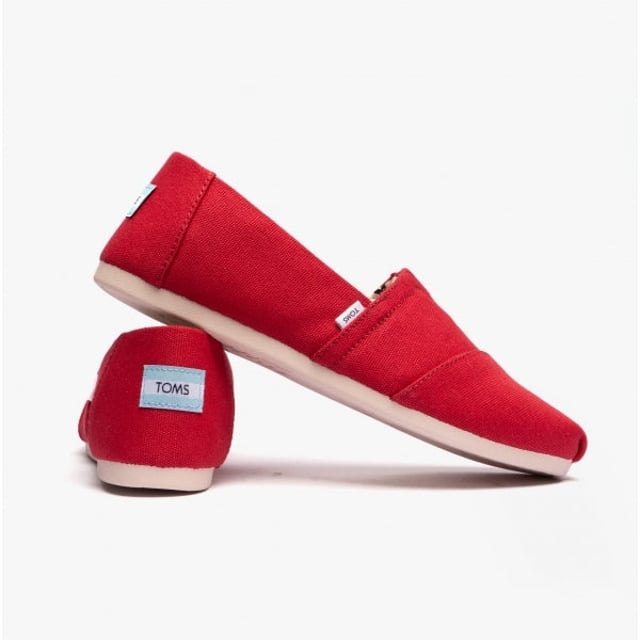 TOMS ALPARGATA Ladies Cotton Espadrille Red

 Upper Material: Cotton

Lining Material: Cotton

Sole Material: Rubber

Closure/Fastening: Slip-On

Features: Lightweight,Comfort,Breathable

Toe Shape: Round

Shoe Width: Regular

Item Weight: 0.6 KG

Heel Height: Flat (Under 2.5cm)

Shoe Shaft Height: Low Top

Sandal Style: Sandals

Gift Boxed: No
Product Code: 10017743