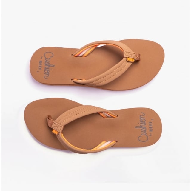 Reef CUSHION BREEZE Ladies Flip-Flops Tan/Smoothie

 Upper Material: Synthetic

Lining Material: Unlined

Sole Material: Rubber

Closure/Fastening: Slip-On

Features: Lightweight,Comfort,Arch Support

Toe Shape: Round

Shoe Width: Wide

Item Weight: 0.5 KG

Heel Height: Flat (Under 2.5cm)

Sandal Style: Sandals

Gift Boxed: No
Product Code: CJ0184
