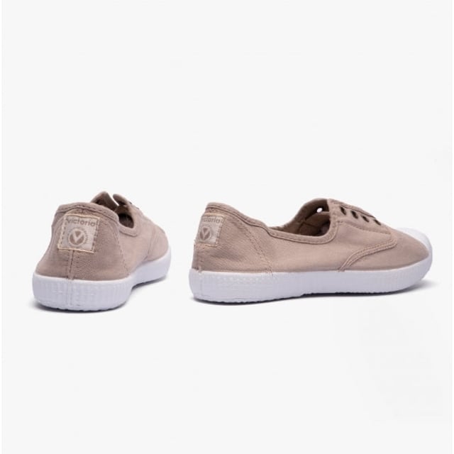 Victoria 1915 INGLESA DREC Womens Canvas Pumps Beige

 Upper Material: Fabric

Lining Material: Cotton

Sole Material: Rubber

Closure/Fastening: Slip-On

Features: Comfort,Breathable

Toe Shape: Round

Shoe Width: Regular

Item Weight: 1 KG

Heel Height: Flat (Under 2.5cm)

Trainer Style: Plimsolls

Gift Boxed: No
Product Code: 106623/BEI