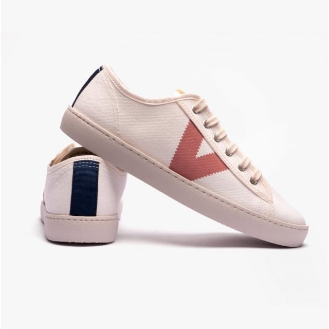 Victoria BERLIN ECO CONTRAST CANVAS Womens Trainers White/Rose

 Upper Material: Leather

Lining Material: Textile

Sole Material: Synthetic

Closure/Fastening: Lace-Up

Features: Comfort,Breathable

Toe Shape: Round

Shoe Width: Regular

Item Weight: 1 KG

Heel Height: Flat (Under 2.5cm)

Trainer Style: Plimsolls

Gift Boxed: No
Product Code: 1126160/ROS