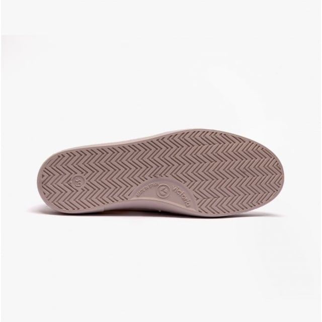 Victoria BERLIN ECO CONTRAST CANVAS Womens Trainers White/Rose

 Upper Material: Leather

Lining Material: Textile

Sole Material: Synthetic

Closure/Fastening: Lace-Up

Features: Comfort,Breathable

Toe Shape: Round

Shoe Width: Regular

Item Weight: 1 KG

Heel Height: Flat (Under 2.5cm)

Trainer Style: Plimsolls

Gift Boxed: No
Product Code: 1126160/ROS