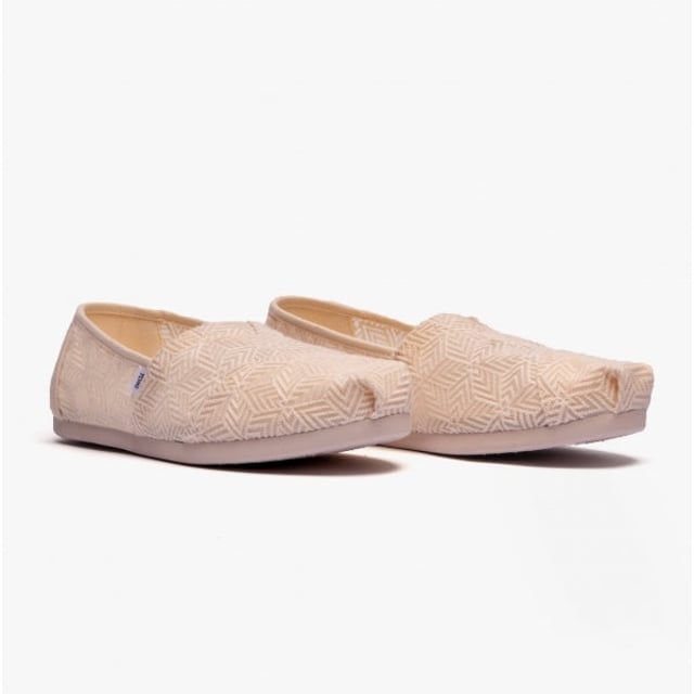 TOMS ALPARGATA Ladies Geo Mosaic  Espadrille Natural

 Upper Material: Textile

Lining Material: Unlined

Sole Material: Rubber

Closure/Fastening: Slip-On

Features: Lightweight,Comfort,Breathable

Toe Shape: Round

Shoe Width: Regular

Item Weight: 0.6 KG

Heel Height: Flat (Under 2.5cm)

Shoe Shaft Height: Low Top

Sandal Style: Sandals

Gift Boxed: No
Product Code: 10019679