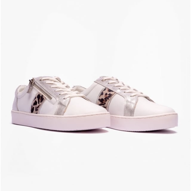 Lotus SAHARA Ladies Casual Trainers White/Leopard

 Upper Material: Leather

Lining Material: Textile

Sole Material: Synthetic

Closure/Fastening: Zip

Features: Lightweight,Comfort,Breathable

Toe Shape: Round

Shoe Width: Regular

Item Weight: 1 KG

Heel Height: Flat (Under 2.5cm)

Shoe Shaft Height: Low Top

Trainer Style: Casual

Gift Boxed: No
Product Code: ULS406