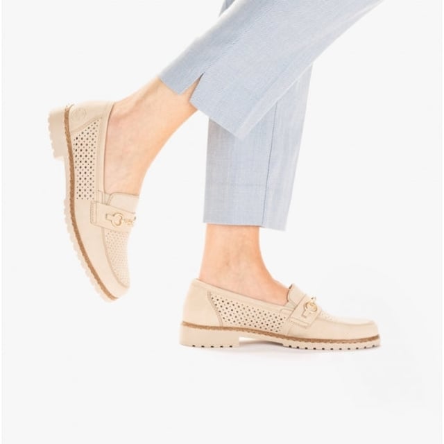 Rieker 51865-60 Ladies Leather Loafers Beige

 Upper Material: Synthetic

Lining Material: Leather

Sole Material: RIRICON-sole

Closure/Fastening: Lace-Up

Features: Lightweight

Toe Shape: Round

Shoe Width: Regular

Item Weight: 1 KG

Heel Height: Flat (Under 2.5cm)

Shoe Shaft Height: Low Top

Shoe Style: Loafer

Gift Boxed: No
Product Code: 51865-60