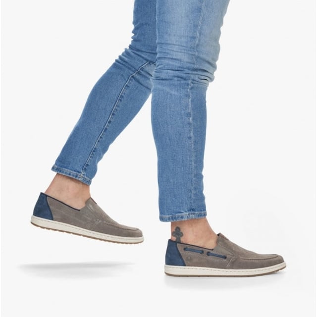 Rieker 18266-42 Mens Leather Deck Shoes Grey

 Upper Material: Leather

Lining Material: Textile

Sole Material: TPE

Closure/Fastening: Slip-On

Features: Comfort,Breathable

Toe Shape: Round

Shoe Width: Regular

Item Weight: 1 KG

Heel Height: Flat (Under 2.5cm)

Shoe Shaft Height: Low Top

Shoe Style: Boat &amp; Deck

Gift Boxed: No
Product Code: 18266-42