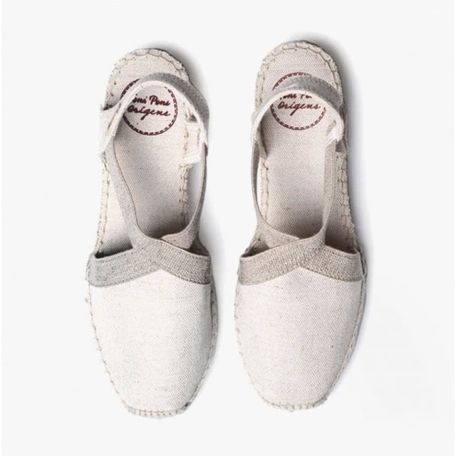 VERDI Ladies Vegan Espadrilles Sandals Ecru Toni Pons VERDI Ladies Vegan Espadrilles Sandals Ecru
Upper Material: Cotton
Lining Material: Textile
Sole Material: Rubber
Closure/Fastening: Slip-On
Features: Lightweight,Vegan,Comfort,Breathable
Toe Shape: Round
Shoe Width: Regular
Item Weight: 1 KG
Heel Height: Low (2.5-4.9cm)
Sandal Style: Sandals
Gift Boxed: No
Product Code: VERDI-V-ECRU