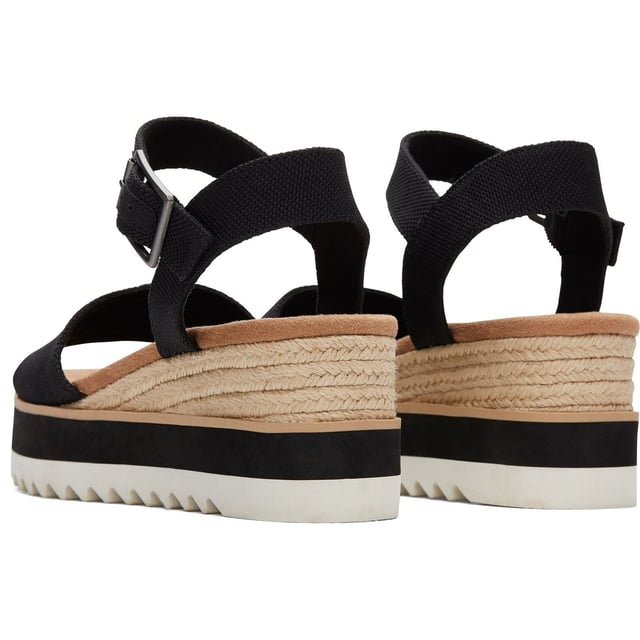 The women's Diana Sandal is the mid-height black platform wedge that gives you just the right amount of height with all functional features for the comfort-obsessed like an ultra-lightweight midsole with a stylish rope wrap detail