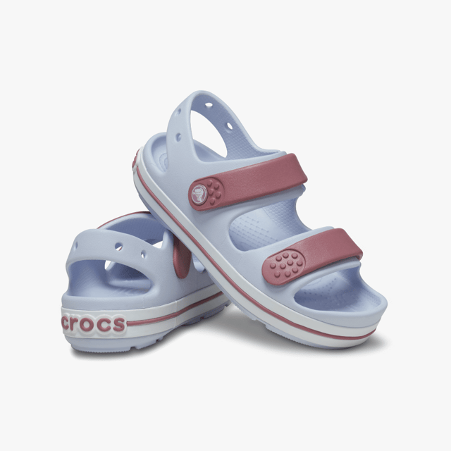 Sportief. Stijlvol. Comfortabel. Uw kleintjes zullen dol zijn op deze sportieve sandalen met leuke kleuren en een comfortabele pasvorm.