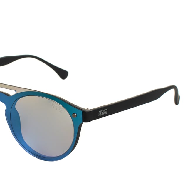 Gafas de sol Must Have unisex que combinan durabilidad y ligereza para un uso cómodo y moderno. 

Forma y diseño:
- Estas gafas de sol Must Have tienen una silueta redonda.

Material de la montura:
- La montura de estas gafas está fabricada en policarbonato.

Detalles de la marca:
- Grabado del logo Must Have en las patillas y en uno de los lentes.
- Estos elementos de diseño ayudan a identificar claramente el modelo como parte de la colección de gafas de sol Must Have.

Lentes:
- Lentes polarizados.
- 100% Protección UV.

Contenido: 
- Anteojo, funda, pañuelo y folleto.
 Medidas: Alto lente: 50 mm, Ancho lente: 56 mm, Puente: 15 mm, Patillas: 145 mm
 Composición: Policarbonato
 Cuidados:
- Lavar solo con agua o, si fuese necesario, un jabón suave.
- Secar con el paño suave para evitar rayaduras.
- Evitar el contacto con superficies rigurosas o líquidos abrasivos.