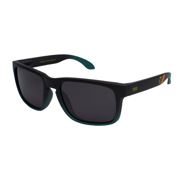 Gafas de sol Must Have Guardia Civil hombre con diseño cuadrado y montura de acetato, que ofrecen durabilidad y ligereza para un uso cómodo y moderno. 

Forma y diseño:
- Estas gafas Must Have tienen una silueta cuadrada.

Material de la montura:
- La montura de estas gafas está fabricada en acetato.

Patillas de metal:
- Las patillas también están hechas de acetato, a juego con el material de la montura.

Detalles de la marca:
- Grabado del logo Must Have en las patillas y en uno de los lentes.
- Estos elementos de diseño ayudan a identificar claramente el modelo como parte de la colección de gafas Must Have.

Lentes:
- Lentes polarizados de alta calidad.
- Filtro 100% Protección UV.

Contenido: 
- Gafas de sol, estuche, pañuelo y folleto.

Estas gafas son ideales para fuerzas de seguridad o para actividades deportivas, brindando comodidad, protección y estabilidad en cualquier situación.
 Medidas: Alto lente: 47 mm, Ancho lente: 60 mm, Puente: 11 mm, Patillas: 140 mm
 Composición: Acetato
 Cuidados:
- Lavar solo con agua o, si fuese necesario, un jabón suave.
- Secar con el paño suave para evitar rayaduras.
- Evitar el contacto con superficies rigurosas o líquidos abrasivos.