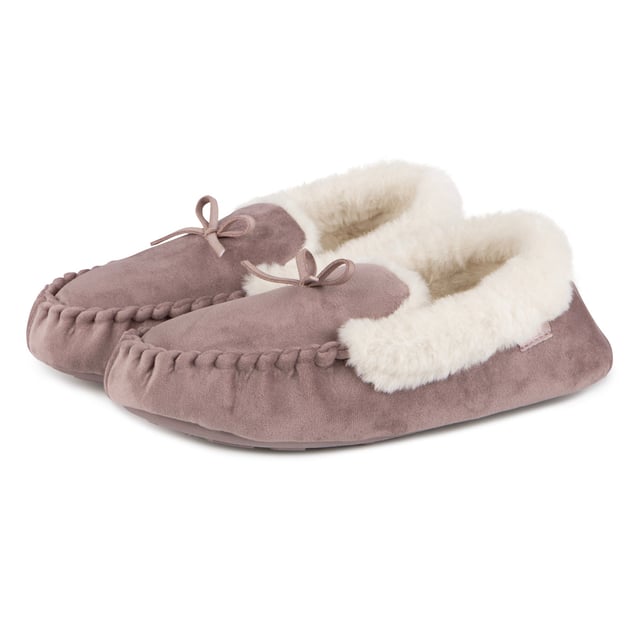 Totes Toasties Totes Toasties VELOUR MOCCASIN Slippers Womens Mink

 Upper Material: Polyester

Lining Material: Polyester

Sole Material: TPR

Closure/Fastening: Pull-On

Features: Comfort,Memory Foam,Warm Lining

Toe Shape: Round

Shoe Width: Regular

Item Weight: 0.42 KG

Heel Height: Flat (Under 2.5cm)

Slipper Style: Moccasin

Gift Boxed: No
Product Code: 3430JMNK
