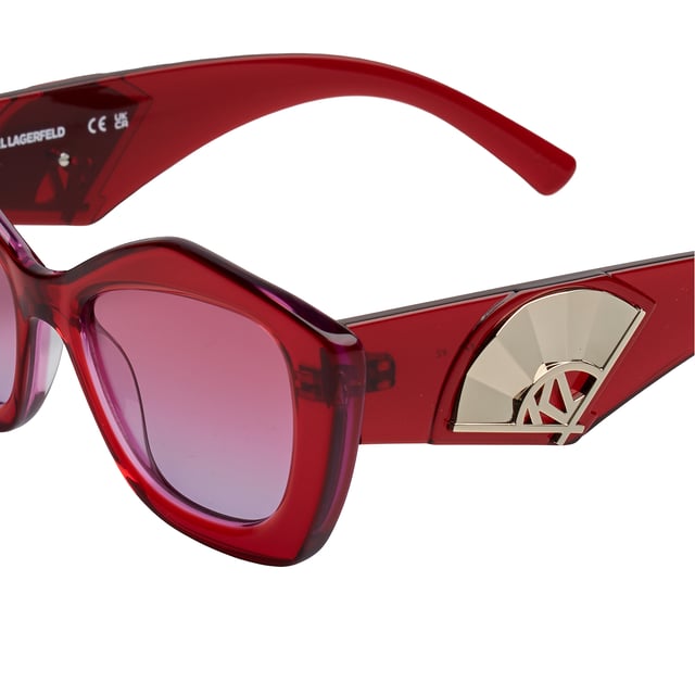 Karl Lagerfeld women's sunglasses with acetate frames.

 Shape and design:
 - These Karl Lagerfeld sunglasses have a cat-eye silhouette with sharp edges.
 - The cat-eye silhouette gives the sunglasses a modern and edgy look.

 Frame Material:
 - The frame of these glasses is made of acetate, a plastic material.
 - Acetate provides durability, flexibility and a smooth finish to the frame.
 - This makes the glasses durable and comfortable to wear.

 Acetate temples:
 - The temples are also made of acetate with metallic details, matching the frame material.
 - The acetate on the temples makes them light and comfortable to wear.

 Brand details:
 - Engraving of Karl Lagerfeld's initials on the temples.
 - Includes original case.

 Glasses:
 - The lenses are of high quality.
 - 100% UVB 400 protection.
 - Anti-reflective crystals.

 The color of the sunglasses lenses may vary slightly from the images due to lighting effects or adjustments in the material finish, but they will always retain their style and quality!
 Measures: Lens width: 52 mm, Bridge: 18 mm, Temples: 140 mm
 Composition: Acetate
 Care:
Clean the glasses with soap and water (neutral).
 Do not use dirty or abrasive cloths that may alter the characteristics of the filters.
 Use only original accessories and spare parts.
