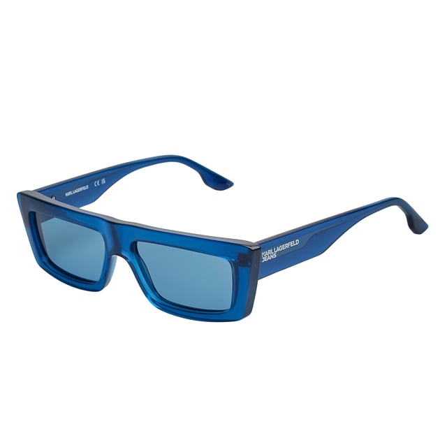 Gafas de sol unisex Karl Lagerfeld.

Forma y diseño:
- Estas gafas de sol Karl Lagerfeld tienen una silueta rectangular con diseño anguloso y bordes definidos.
- La silueta rectangular le da a las gafas de sol un aspecto moderno y vanguardista.

Material de la montura:
- La montura de estas gafas está fabricada en ABS, un material plástico inyectado.
- Esto hace que las gafas sean resistentes y cómodas de llevar.

Patillas:
- Las patillas también están hechas de ABS, a juego con el material de la montura.

Detalles de la marca:
- Grabado de la marca Karl Lagerfeld en las patillas.
- Incluye estuche original.

Lentes:
- Los lentes son de alta calidad.
- 100% protección UVB 400.
- Cristales antirreflejo.

El color de las lentes de las gafas de sol puede variar ligeramente con respecto a las imágenes debido a efectos de iluminación o ajustes en el acabado del material, ¡pero siempre conservarán su estilo y calidad!
 Medidas: Ancho lente: 56 mm. Puente: 15 mm. Patillas: 145 mm.
 Composición: ABS inyectado
 Cuidados:
Limpiar las gafas con agua y jabón (neutro).
No usar paños sucios o abrasivos que puedan alterar las características de los filtros.
Utilizar únicamente accesorios y repuestos originales.