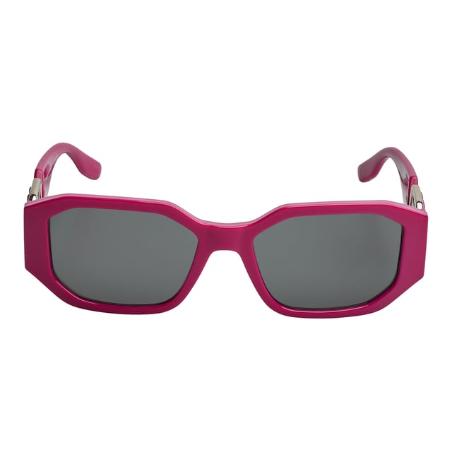 Gafas de sol para mujer Karl Lagerfeld.

Forma y diseño:
- Estas gafas de sol Karl Lagerfeld tienen una silueta rectangular geométrica.
- La silueta rectangular le da a las gafas un aspecto moderno y vanguardista.

Material de la montura:
- La montura de estas gafas está fabricada en ABS, un material plástico inyectado.
- Esto hace que las gafas sean resistentes y cómodas de llevar.

Patillas:
- Las patillas también están hechas de ABS con detalles metálicos, a juego con el material de la montura.

Detalles de la marca:
- Grabado de las siglas de Karl Lagerfeld en las patillas.
- Incluye estuche original.

Lentes:
- Los lentes son de alta calidad.
- 100% protección UVB 400.
- Cristales antirreflejo.

El color de las lentes de las gafas de sol puede variar ligeramente con respecto a las imágenes debido a efectos de iluminación o ajustes en el acabado del material, ¡pero siempre conservarán su estilo y calidad!
 Medidas: Ancho lente: 55 mm, Puente: 18 mm, Patillas: 140 mm
 Composición: ABS inyectado
 Cuidados:
Limpiar las gafas con agua y jabón (neutro).
No usar paños sucios o abrasivos que puedan alterar las características de los filtros.
Utilizar únicamente accesorios y repuestos originales.