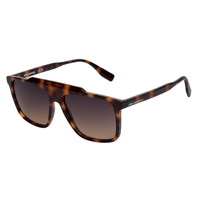Gafas de sol hombre Karl Lagerfeld.

Forma y diseño:
- Estas gafas de sol Karl Lagerfeld tienen una silueta rectangular  con bordes suavemente redondeados y una montura recta en la parte superior.
- La silueta rectangular le da a las gafas de sol un aspecto más moderno y estructurado.

Material de la montura:
- La montura de estas gafas está fabricada en ABS, un material plástico inyectado.
- Esto hace que las gafas sean resistentes y cómodas de llevar.

Patillas:
- Las patillas también están hechas de ABS, a juego con el material de la montura.

Detalles de la marca:
- Grabado de la marca Karl Lagerfeld en las patillas y en el puente.
- Incluye los certificados de autenticidad y garantía.
- Estuche original.

Lentes:
- Los lentes son de alta calidad.
- 100% protección UVB 400.
- Cristales antirreflejo.

El color de las lentes de las gafas de sol puede variar ligeramente con respecto a las imágenes debido a efectos de iluminación o ajustes en el acabado del material, ¡pero siempre conservarán su estilo y calidad!
 Medidas: Ancho lente: 58 mm, Puente: 16 mm, Patillas: 145 mm
 Composición: ABS inyectado
 Cuidados:
Limpiar las gafas con agua y jabón (neutro).
No usar paños sucios o abrasivos que puedan alterar las características de los filtros.
Utilizar únicamente accesorios y repuestos originales.