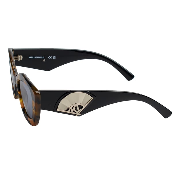 Karl Lagerfeld women's sunglasses with acetate frames.

 Shape and design:
 - These Karl Lagerfeld sunglasses have a cat-eye silhouette with sharp edges.
 - The cat-eye silhouette gives the sunglasses a modern and edgy look.

 Frame Material:
 - The frame of these glasses is made of acetate, a plastic material.
 - Acetate provides durability, flexibility and a smooth finish to the frame.
 - This makes the glasses durable and comfortable to wear.

 Acetate temples:
 - The temples are also made of acetate with metallic details, matching the frame material.
 - The acetate on the temples makes them light and comfortable to wear.

 Brand details:
 - Engraving of Karl Lagerfeld's initials on the temples.
 - Includes original case.

 Glasses:
 - The lenses are of high quality.
 - 100% UVB 400 protection.
 - Anti-reflective crystals.

 The color of the sunglasses lenses may vary slightly from the images due to lighting effects or adjustments in the material finish, but they will always retain their style and quality!
 Measures: Lens width: 52 mm, Bridge: 18 mm, Temples: 140 mm
 Composition: Acetate
 Care:
Clean the glasses with soap and water (neutral).
 Do not use dirty or abrasive cloths that may alter the characteristics of the filters.
 Use only original accessories and spare parts.
