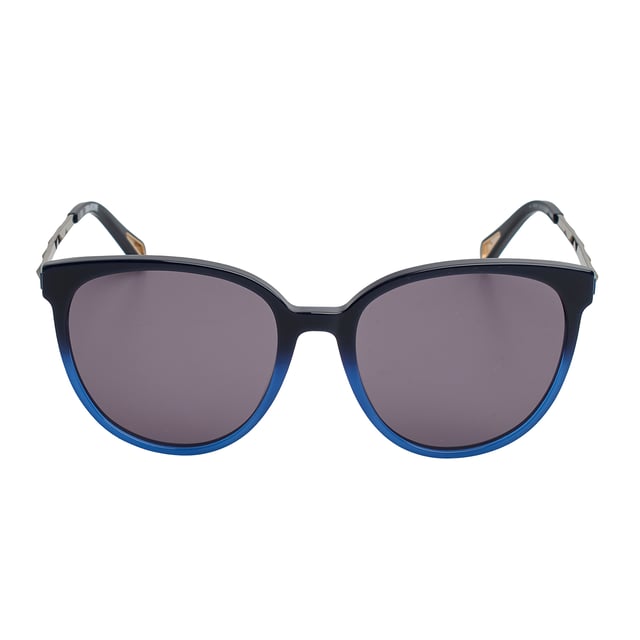Gafas de sol Zadig & Voltaire con montura de acetato.

Forma y diseño:
- Estas gafas de sol tienen una silueta redonda con un sutil toque de mariposa.
- La silueta redonda le da a las gafas un aspecto moderno y vanguardista.

Material de la montura:
- La montura de estas gafas de sol está fabricada en acetato.
- El uso de acetato proporciona durabilidad y ligereza a la montura.
- Esto hace que las gafas sean resistentes y cómodas de llevar.

Patillas:
- Las patillas están hechas de metal decoradas con acabado en acetato.

Detalles de la marca:
- Grabado de la marca Zadig & Voltaire en las patillas.
- Estos elementos de diseño ayudan a identificar claramente el modelo como parte de la colección de gafas de sol Zadig & Voltaire.

Lentes:
- Los lentes son de alta calidad.
- 100% protección UVB 400.

El color de las lentes de las gafas de sol puede variar ligeramente con respecto a las imágenes debido a efectos de iluminación o ajustes en el acabado del material, ¡pero siempre conservarán su estilo y calidad!
 Medidas: Alto lente: 51 mm. Ancho lente: 55 mm. Puente: 18  mm. Patillas: 140 mm.
 Composición: Acetato
 Cuidados:
Usar un paño de microfibra.
Evitar productos agresivos.
Lavar con agua y jabón neutro.