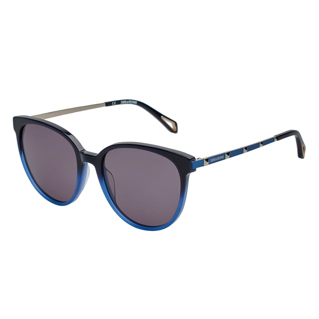 Gafas de sol Zadig & Voltaire con montura de acetato.

Forma y diseño:
- Estas gafas de sol tienen una silueta redonda con un sutil toque de mariposa.
- La silueta redonda le da a las gafas un aspecto moderno y vanguardista.

Material de la montura:
- La montura de estas gafas de sol está fabricada en acetato.
- El uso de acetato proporciona durabilidad y ligereza a la montura.
- Esto hace que las gafas sean resistentes y cómodas de llevar.

Patillas:
- Las patillas están hechas de metal decoradas con acabado en acetato.

Detalles de la marca:
- Grabado de la marca Zadig & Voltaire en las patillas.
- Estos elementos de diseño ayudan a identificar claramente el modelo como parte de la colección de gafas de sol Zadig & Voltaire.

Lentes:
- Los lentes son de alta calidad.
- 100% protección UVB 400.

El color de las lentes de las gafas de sol puede variar ligeramente con respecto a las imágenes debido a efectos de iluminación o ajustes en el acabado del material, ¡pero siempre conservarán su estilo y calidad!
 Medidas: Alto lente: 51 mm. Ancho lente: 55 mm. Puente: 18  mm. Patillas: 140 mm.
 Composición: Acetato
 Cuidados:
Usar un paño de microfibra.
Evitar productos agresivos.
Lavar con agua y jabón neutro.