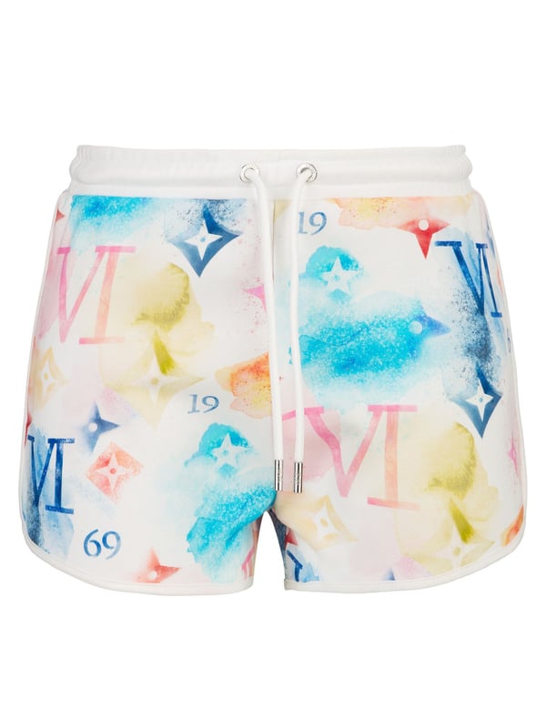 Moderne Shorts mit Farbverlauf und Allover-Print. Die weiche Baumwollmischung sorgt für hohen Tragekomfort – ideal für sommerliche Streetwear-Looks.
