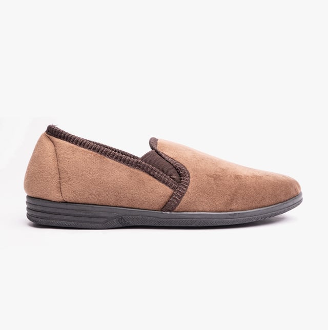 Jo & Joe JAKE Mens Full Slippers Brown Jo & Joe Jo & Joe JAKE Mens Full Slippers Brown
Upper Material: Synthetic
Lining Material: Warm Lined
Sole Material: Synthetic
Closure/Fastening: Slip-On
Features: Warm Lining
Toe Shape: Round
Shoe Width: Regular
Item Weight: 0.68 KG
Heel Height: Flat (Under 2.5cm)
Slipper Style: Full Slipper
Gift Boxed: No
Product Code: JAKE/BRN
